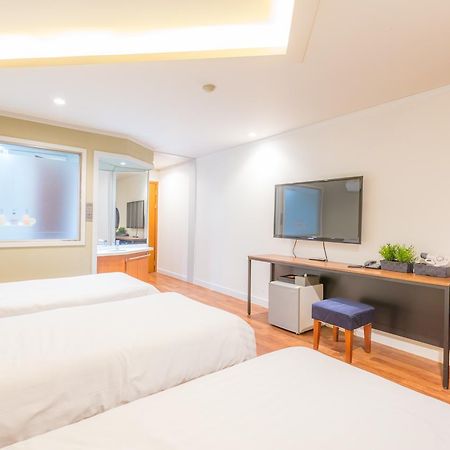 The Evelyn Hotel Seoul Bagian luar foto