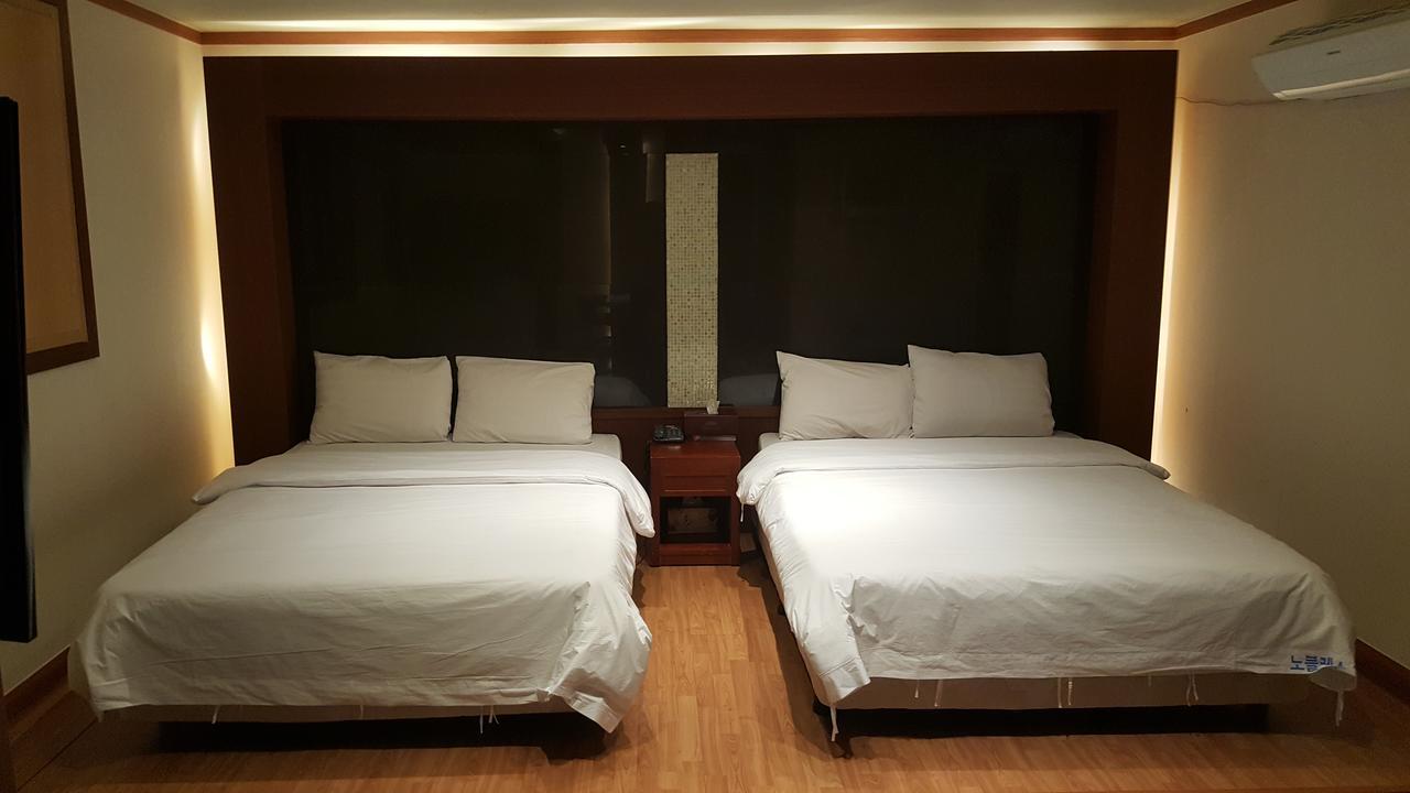 The Evelyn Hotel Seoul Bagian luar foto