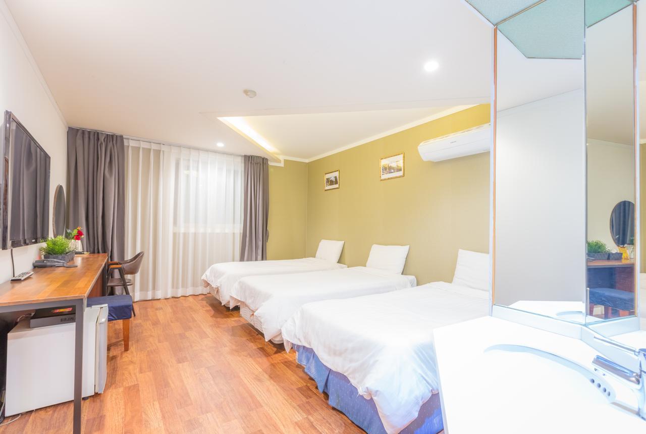 The Evelyn Hotel Seoul Bagian luar foto