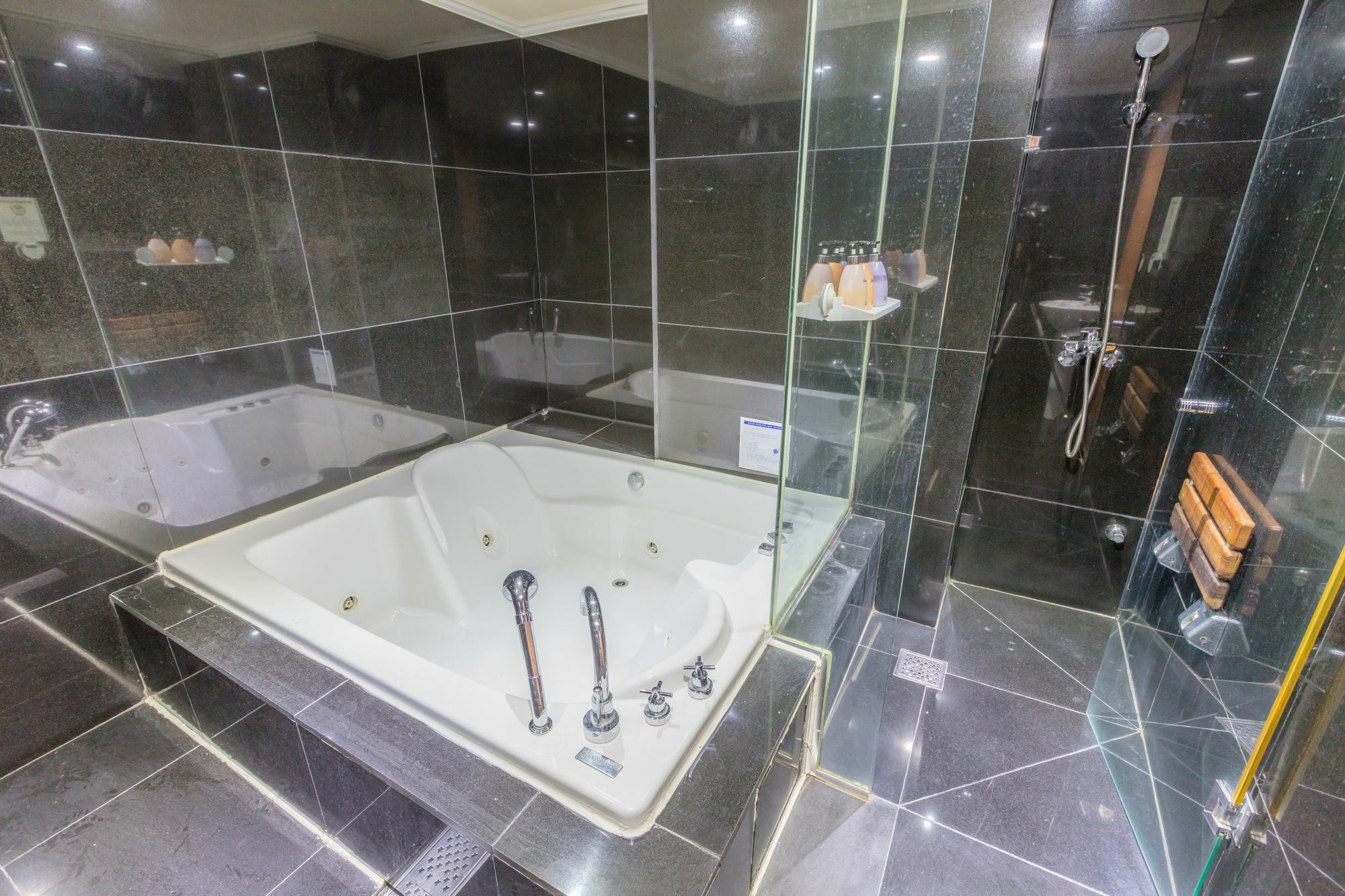 The Evelyn Hotel Seoul Bagian luar foto